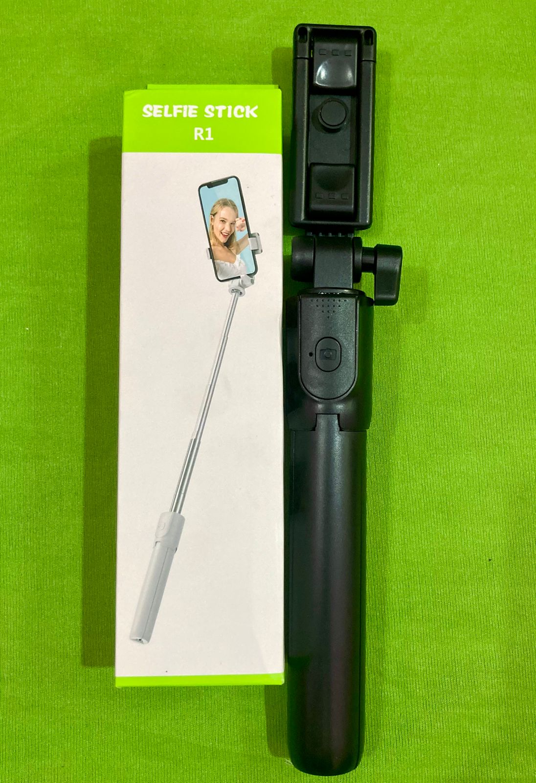 R1 Selfie Stick with Tripod Stand, 360° Rotation, Mobile Phone Holder, Black